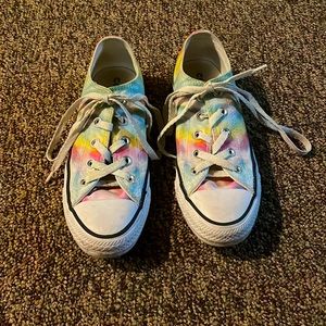 Tie-Dye low top converse